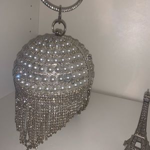 Silver pearl silver tassel sphere clutch